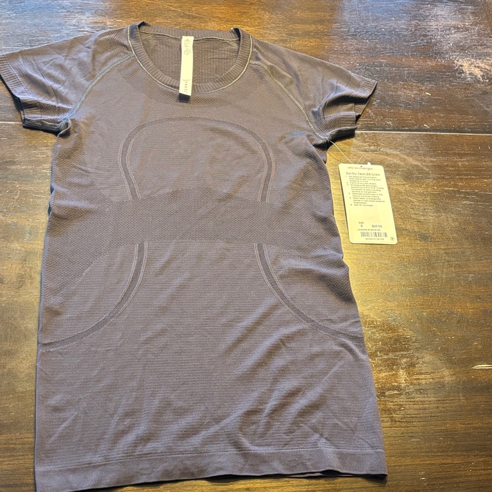 NWT Lululemon Swiftly Gray Short Sleeve, 6